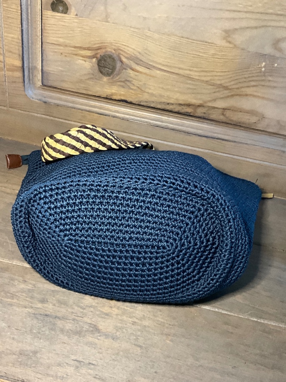 The Sak Blue Crochet Shoulder Bag Gold Brown Braided Leather Handles Boho EUC - Picture 3 of 5